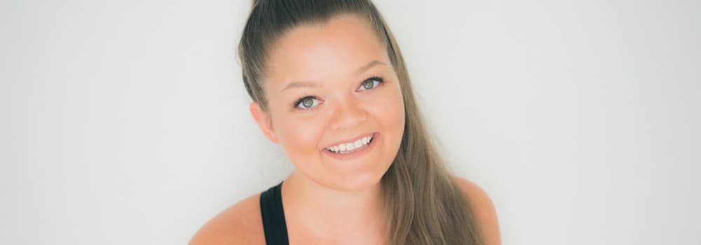 Ammattibloggaaja ja toiminimiyrittäjä Emilia Huttunen kirjoittaa Mutsis on -blogia ja pyörittää pian neljän lapsen perhettä