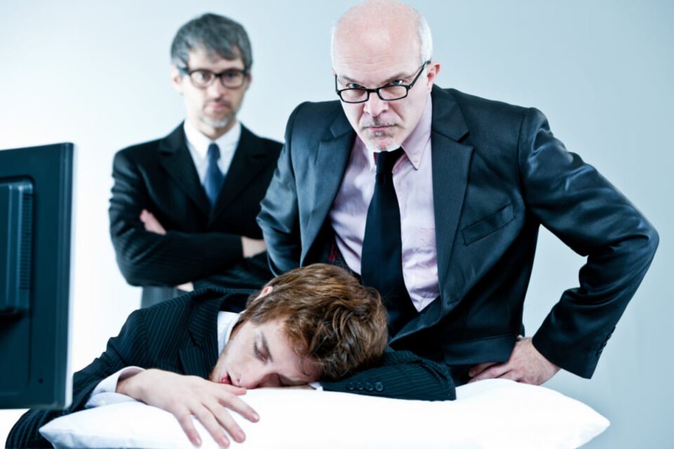 Työntekijän irtisanominen: miten päästä eroon huonosta työntekijästä?