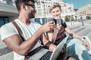 Kuvassa nuoria kevytyrittäjiä