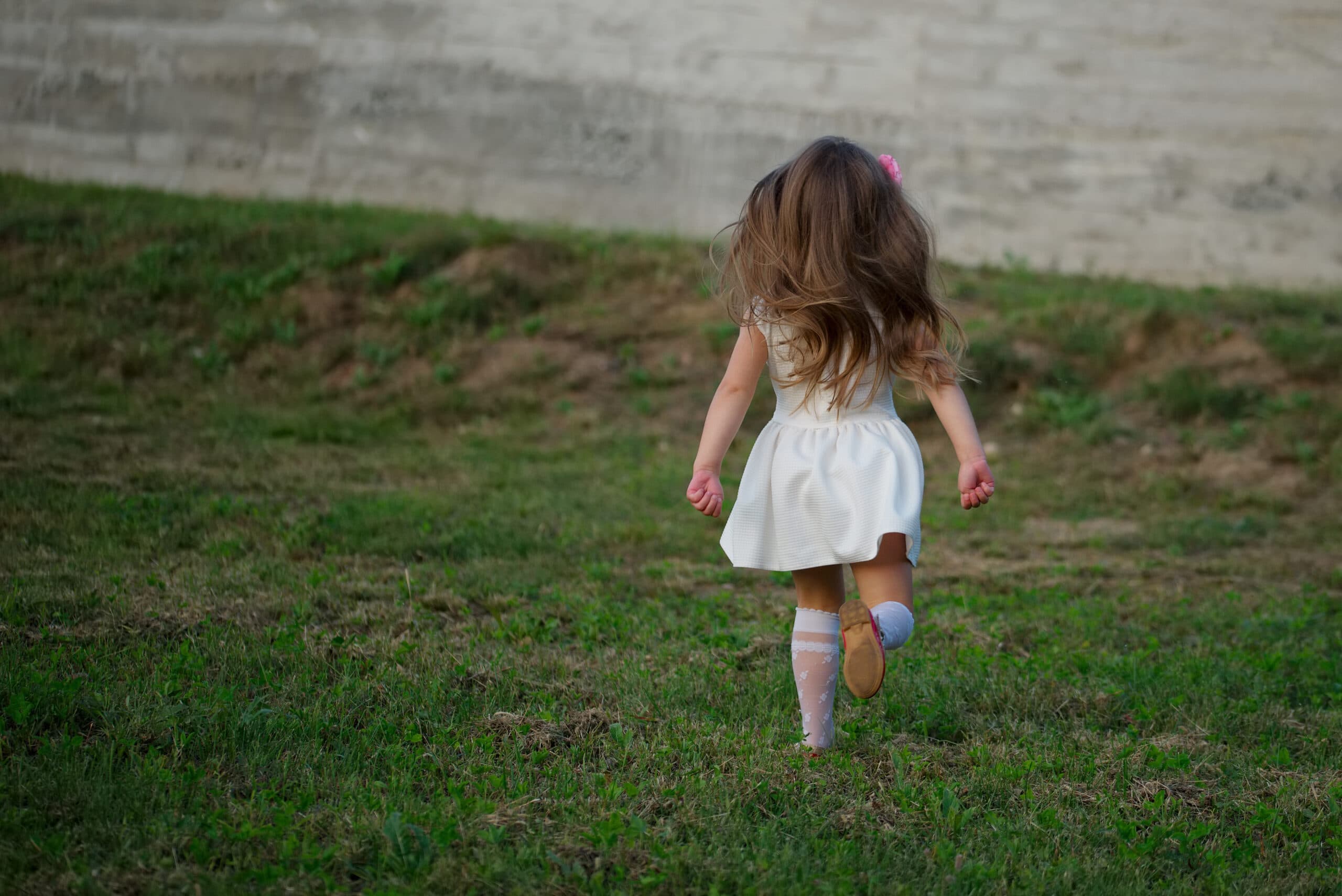 Virpi ihmetteli, miten äiti ei tiennyt keittää kahvia kohta saapuville yllätysvieraille – nyt hän on työskennellyt selvännäkijänä 12 vuotta