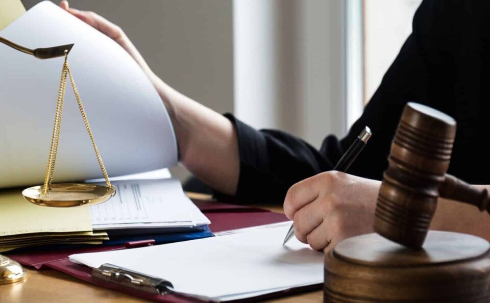 Osakeyhtiölaki selitettynä: nämä asiat tulee tietää osakeyhtiölaista