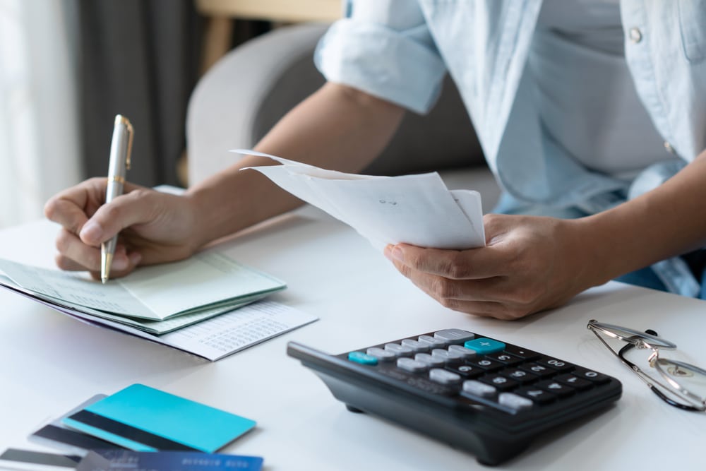 Ostolaskujen käsittely