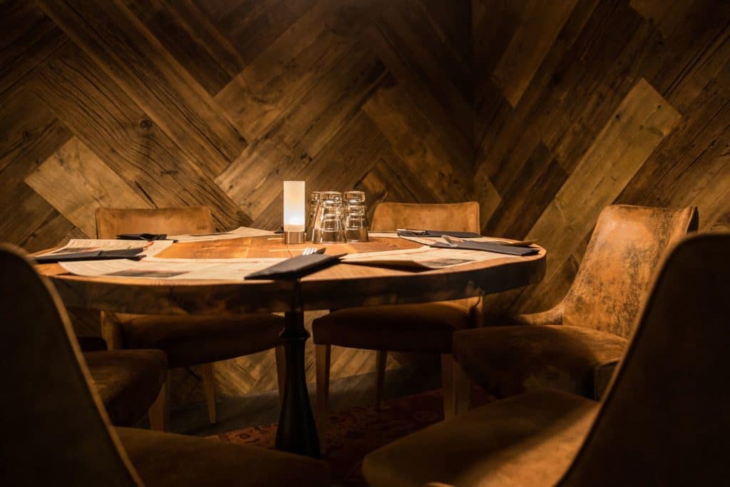 Miikka-Kotilainen-ravintolapoyta