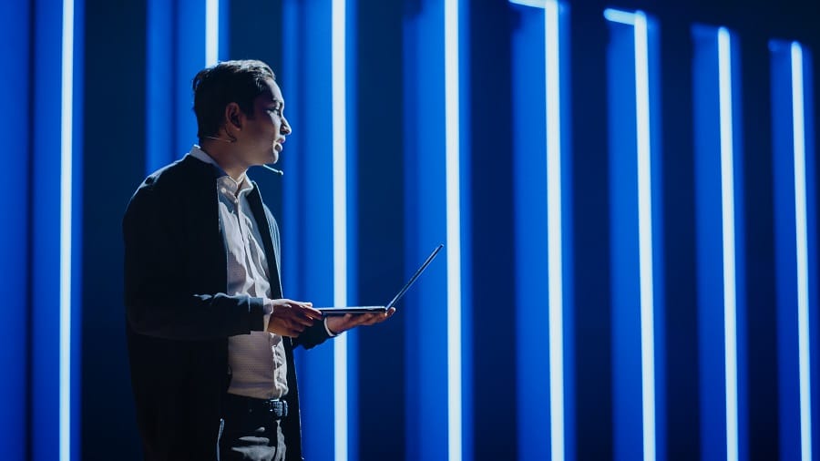 Yrittäjä voi hyödyntää tarinankerrontaa pitchatessaan