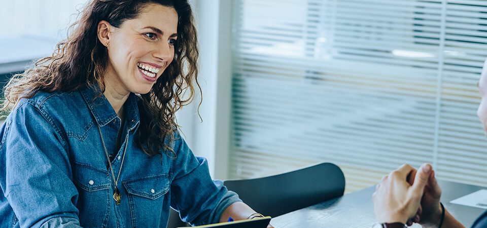 Toimeksiantosuhde-pikaopas: parhaat ratkaisut ja yleisimmät sudenkuopat