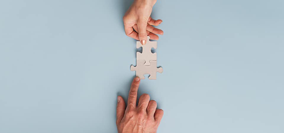 Miten työllistetään kevyt- tai toiminimiyrittäjä? Lue, mitä työllistäjän tulee muistaa ja lataa ilmainen opas työllistäjälle