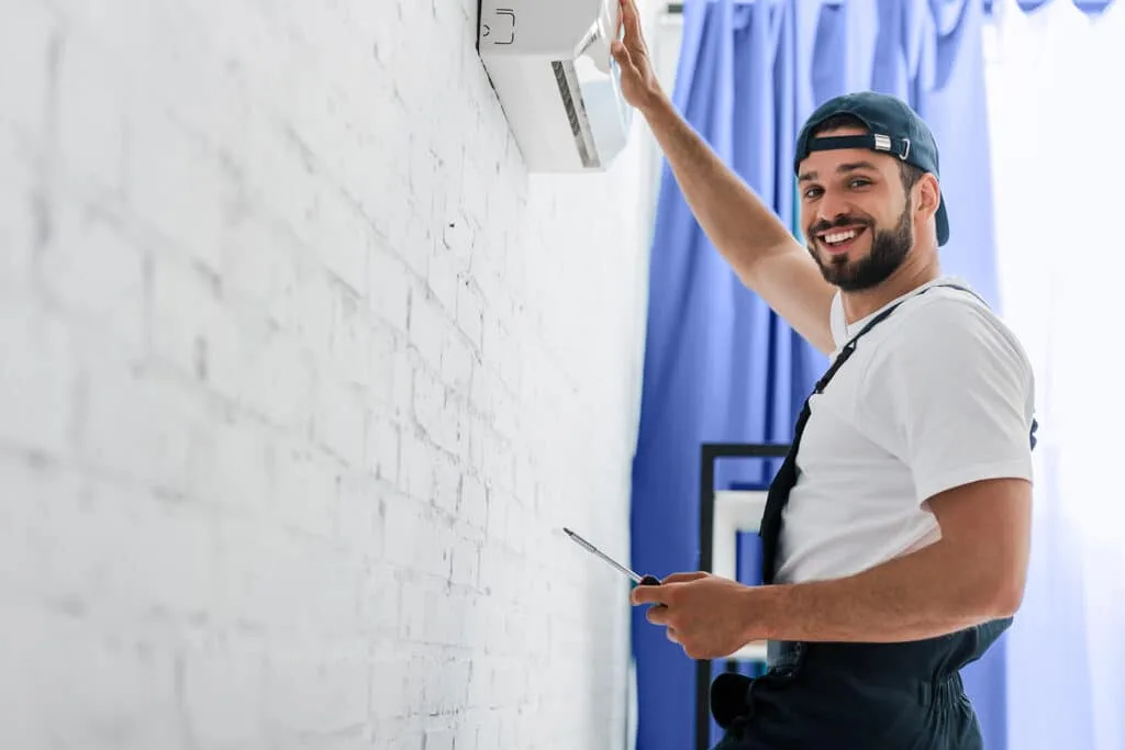 Lisäduuni kevytyrittäjänä voi olla esimerkiksi remonttityötä.