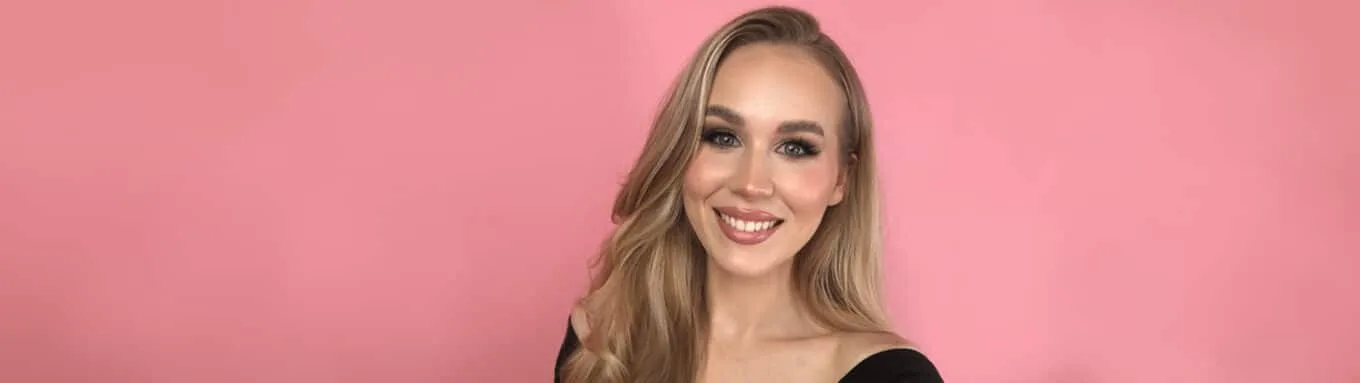 meikkaaja-maria-hero